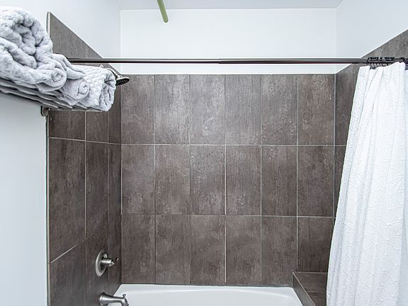 4th image of 1001 McMath Ave Unit 2
