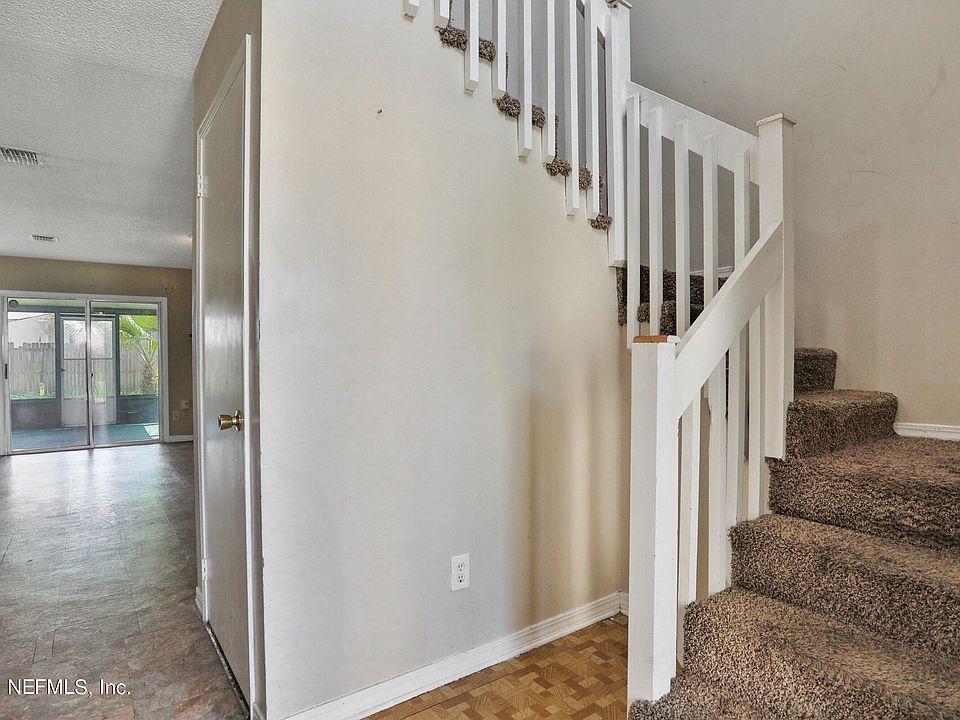 1st image of 1139 W Romaine Cir