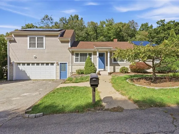 20 Moswansicut Dr, Johnston, RI 02919
