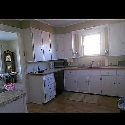 3rd image of 715 Hazelwood Ave SE