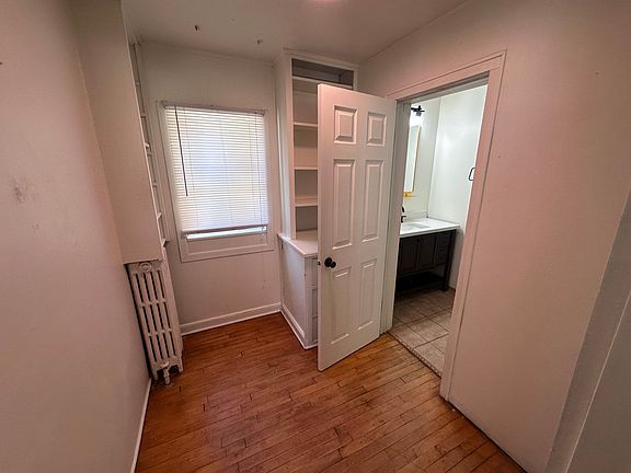 4th image of 2050 Wright St #7