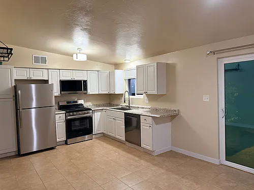 755 E Holaway Dr Photo 1