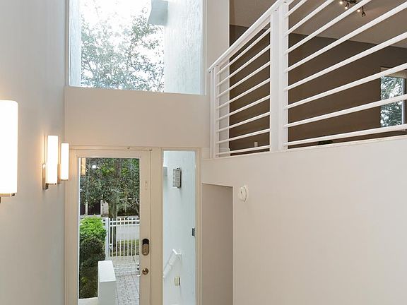 2nd image of 306 NE 8th Ave #5