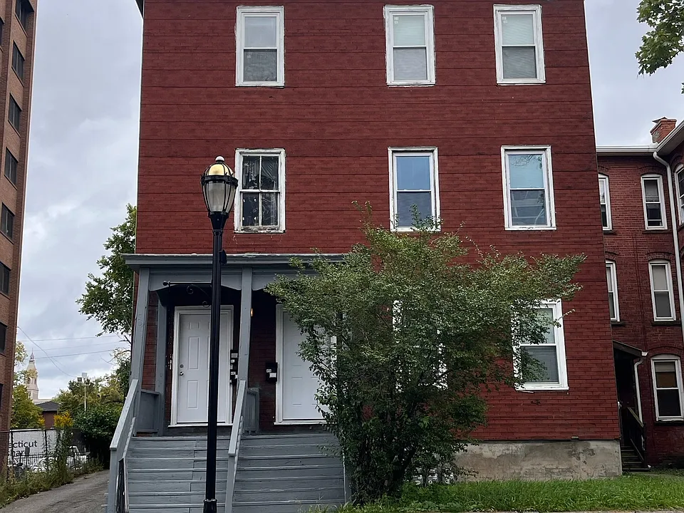 492 Broad St