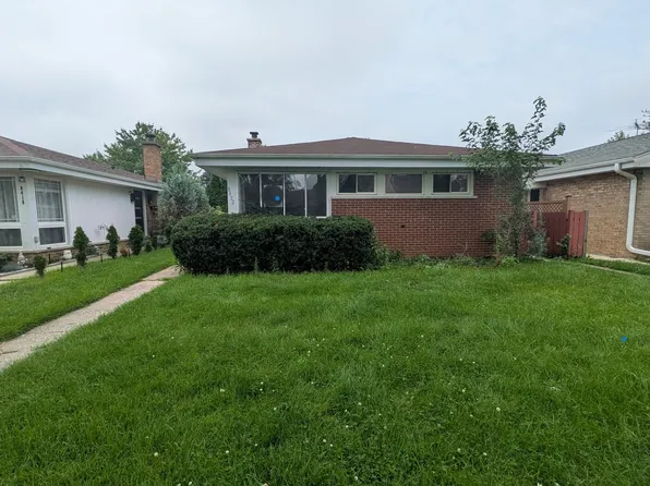 8422 Harding Ave, Skokie, IL 60076