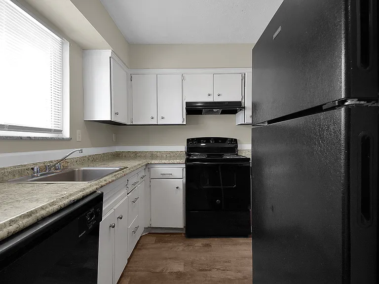 2409 Belcher Dr — Photo 22