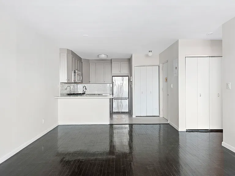 181 7th Ave #8B — Photo 9