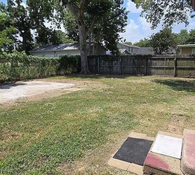 417 E Jack St — Photo 30