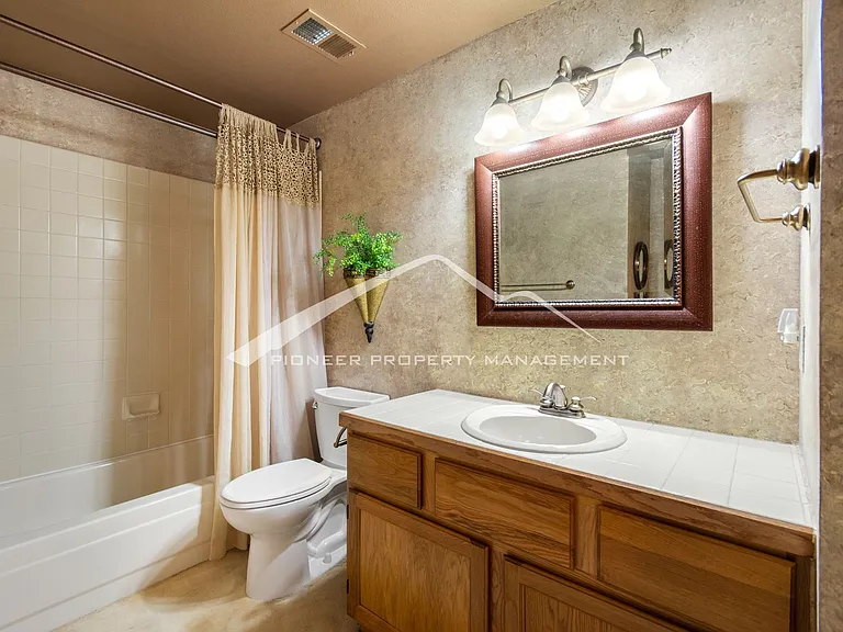 4605 S Yosemite St #7 — Photo 11