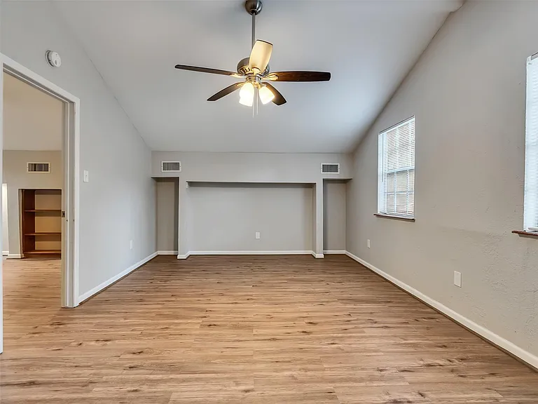 2030 Lone Rock Dr — Photo 37