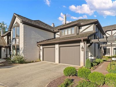 12 Chippenham Ct, Rocky River, OH, 44116