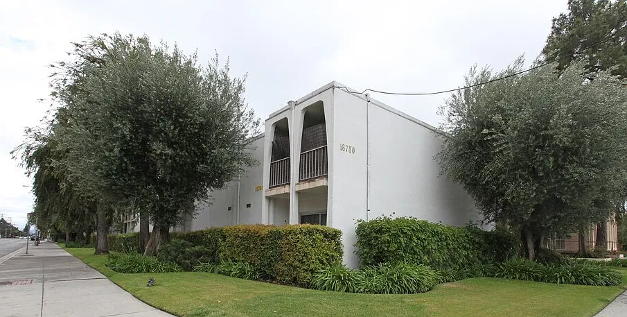 Building Photo 4