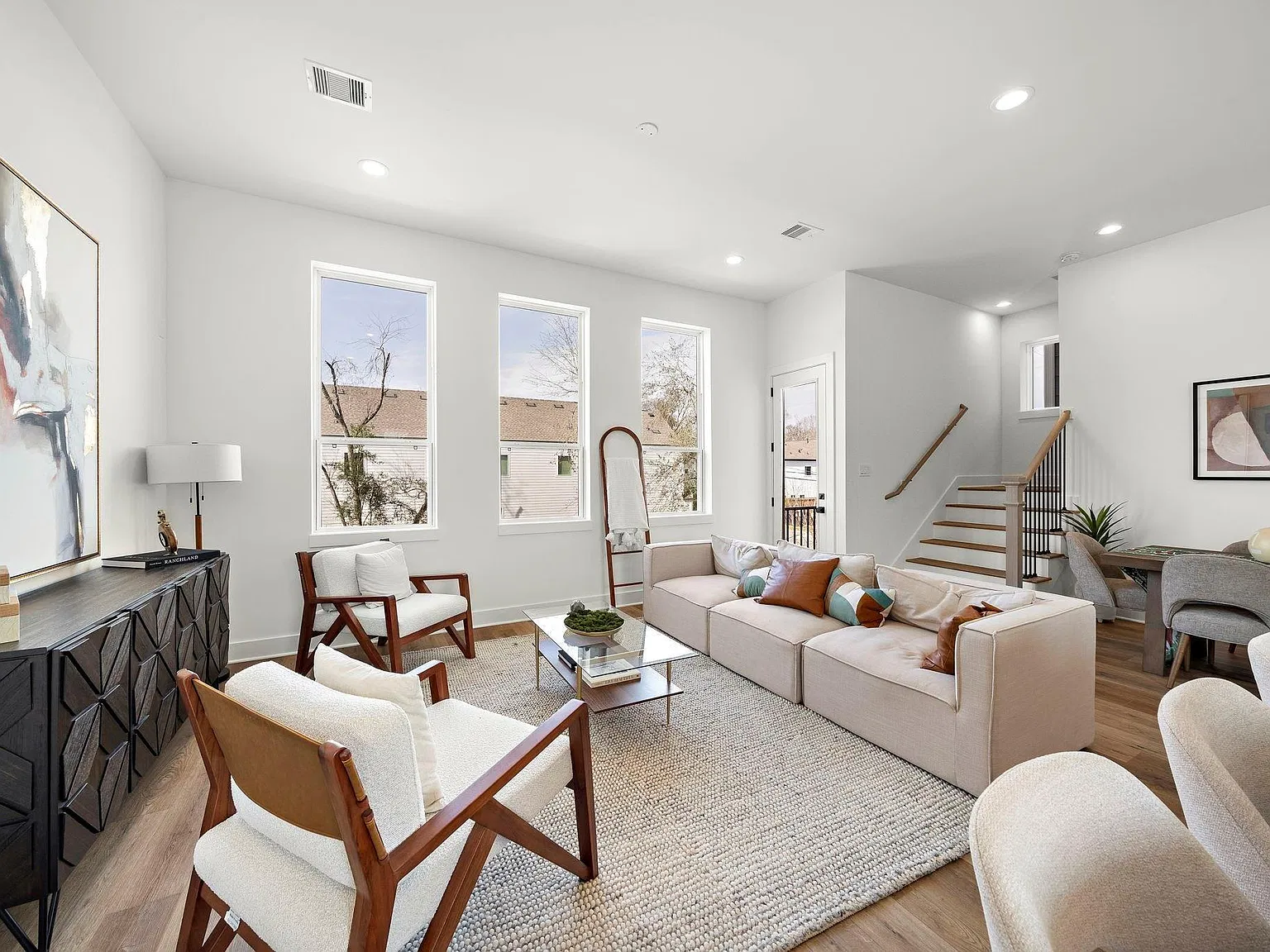 3 bed, 3.5 bath, 1730 sqft, $2,350 — Photo 3