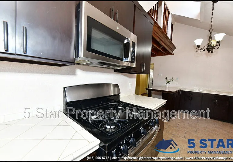 908 Bolivia St — Photo 18