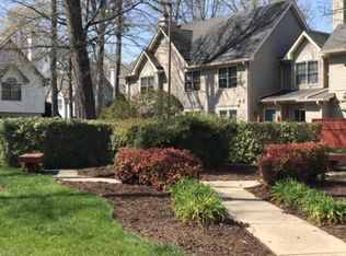 28 Tamarisk Quay APT C, Hampton, VA 23666