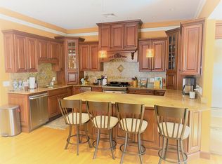 156 L St #1, Boston, MA 02127