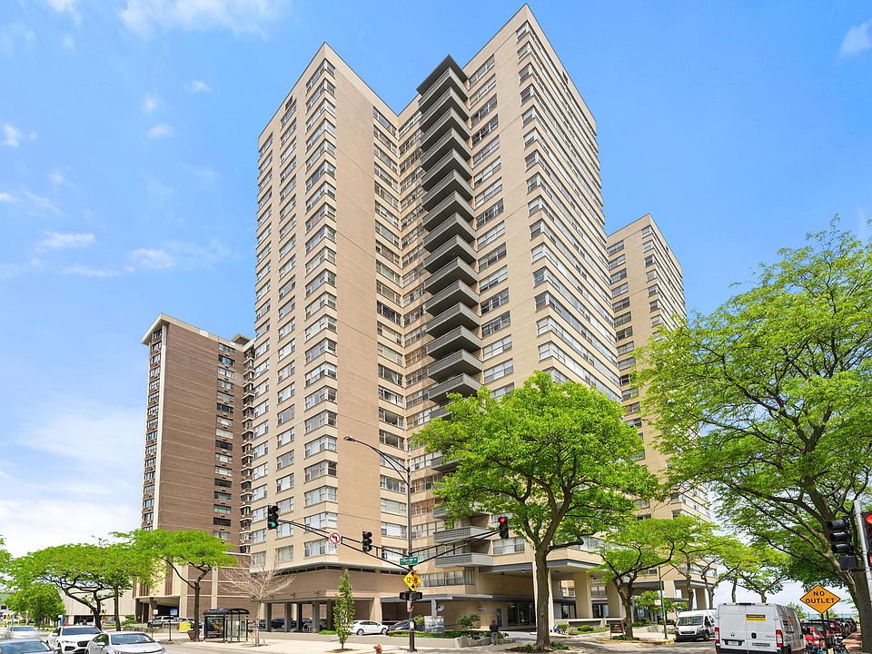 1st image of 6301 N Sheridan Rd APT 10G