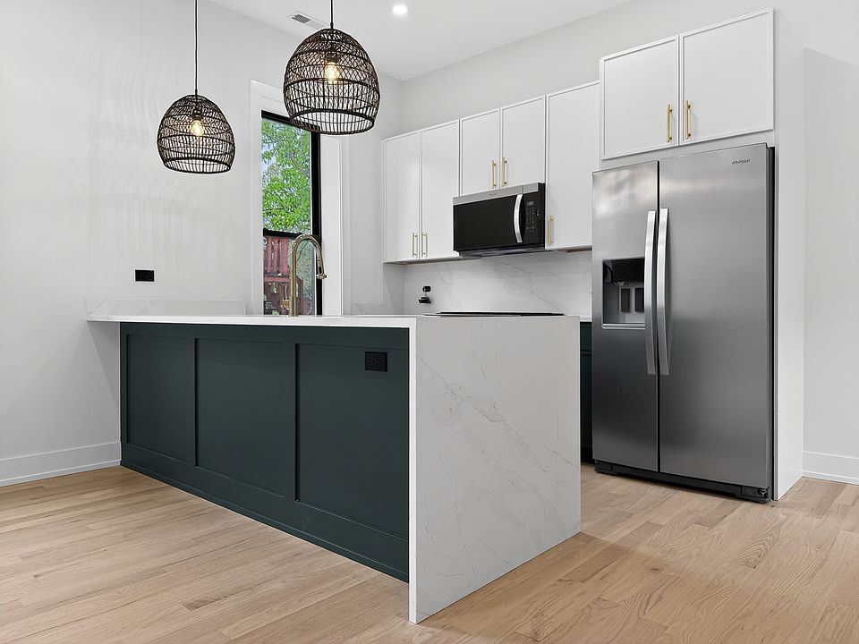 1st image of 1416 N Maplewood Ave #1