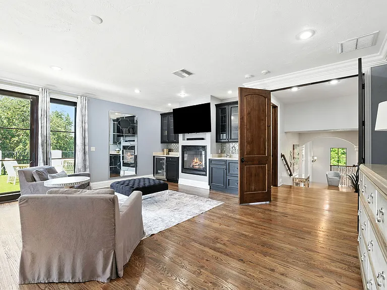 4555 W Swann Ave — Photo 50