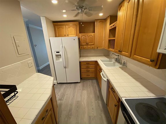 5th image of 1400 NE 57th Street #104