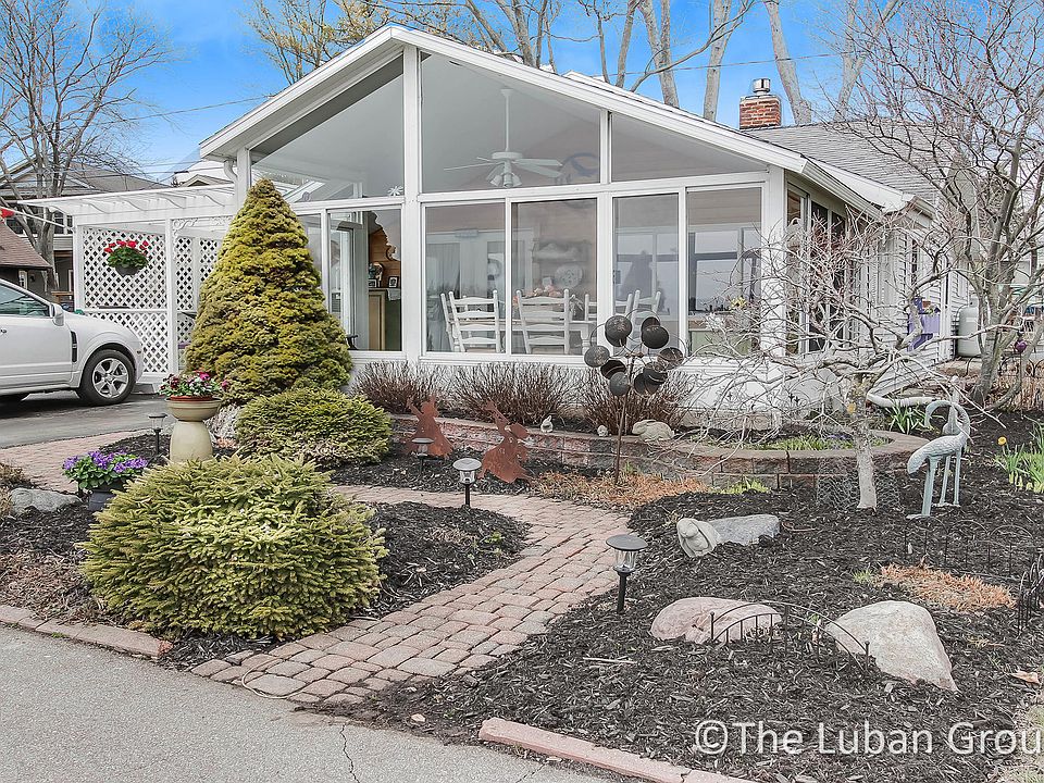1st image of 6370 Lakeshore Dr