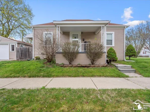510 Cedar St, Wyandotte, MI 48192