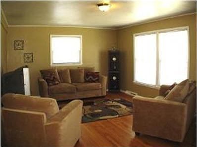 2nd image of 2322 Holmes St