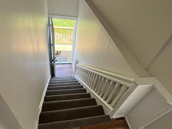 3rd image of 713 Baldwin St