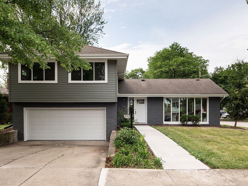 1st image of 202 Huntington Ct