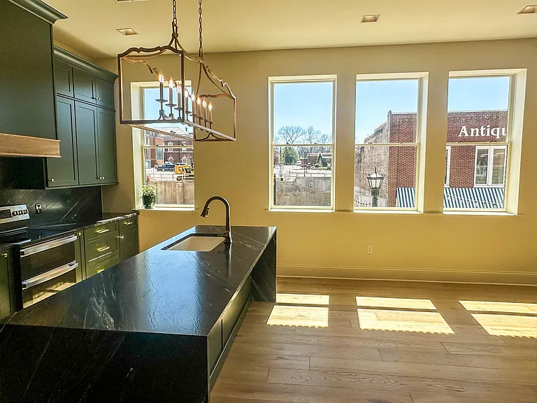 109 W Church St #A — Photo 9