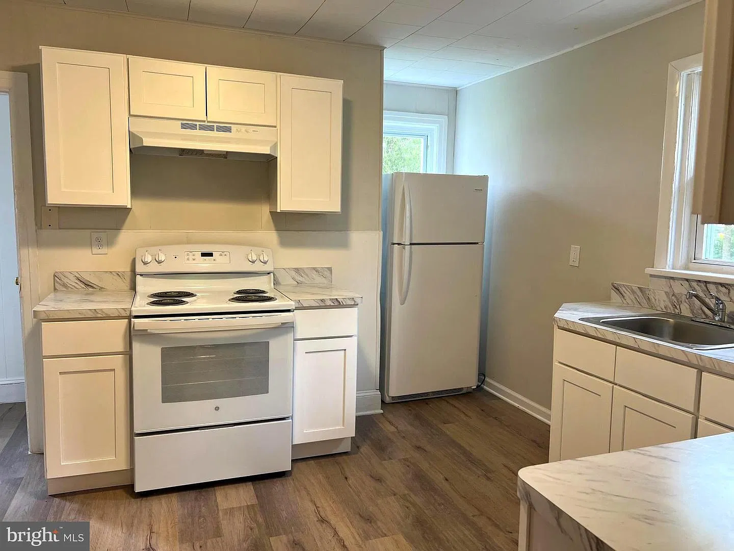 2 bed, $1,650 — Photo 2
