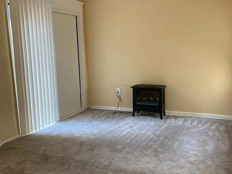 725 Lyndon St — Photo 22