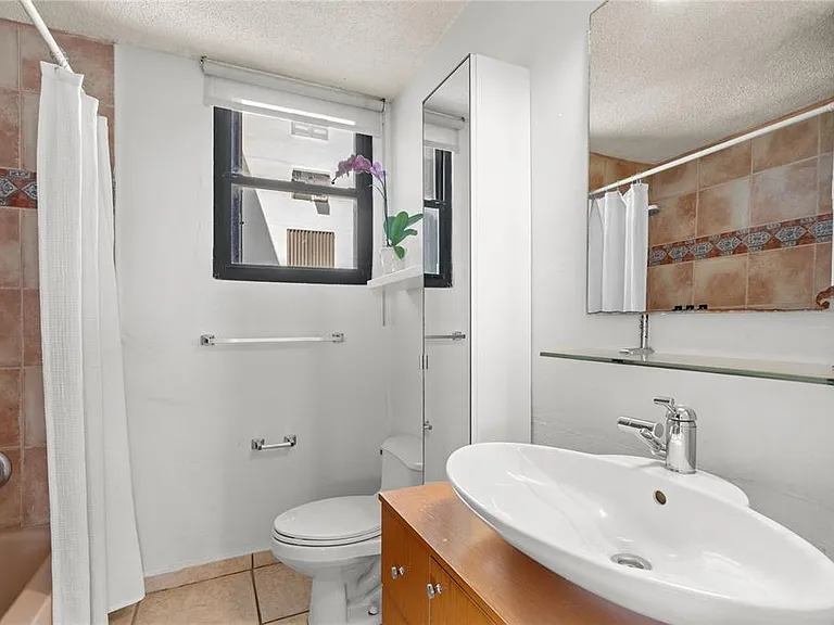 2306 Laurel #9D — Photo 12