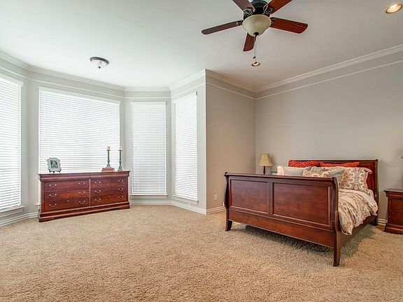 4th image of 3025 Woodhollow Dr