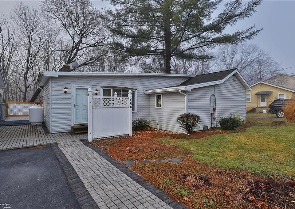 2236 Hillside Rd, Slatington, PA 18080 Zillow