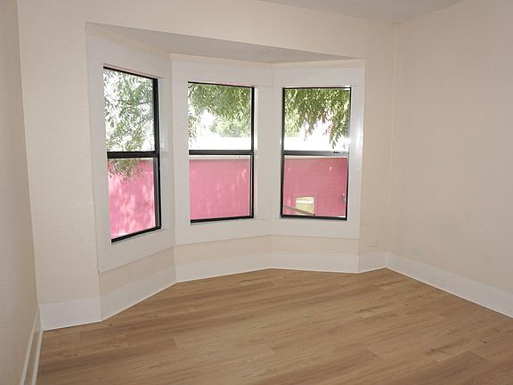 3rd image of 521 E Dewey Pl #2