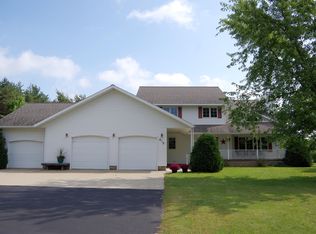612 Pine Cone Dr, Perham, MN 56573