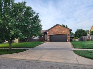 868 S Sunset Cir, Andover, KS 67002