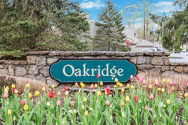 1st image of 200 Lakeside Dr