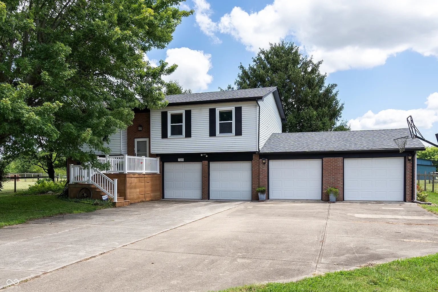 7369 Mann Rd photo 1