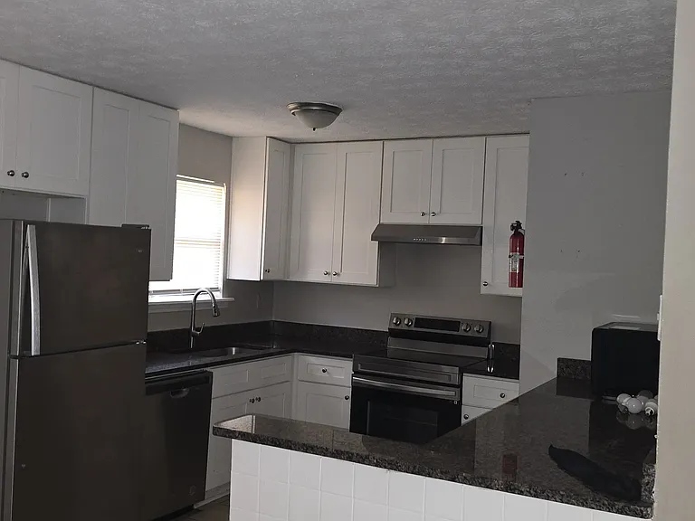 2619 Kelly Lake Rd — Photo 2