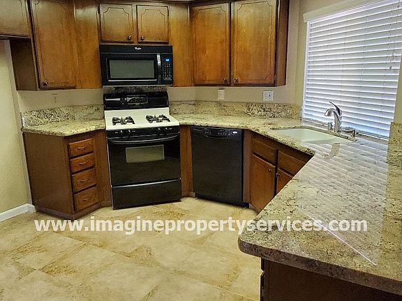 2nd image of 8221 Coast Oak Way