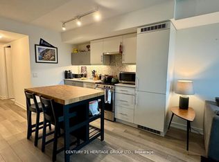 181 Huron St #602, Toronto, ON M5T 0C1