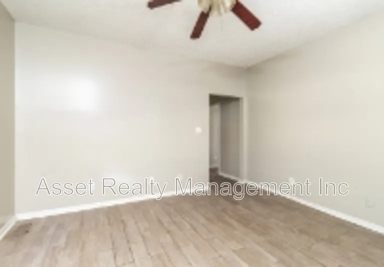 934 Ohio Ave — Photo 4