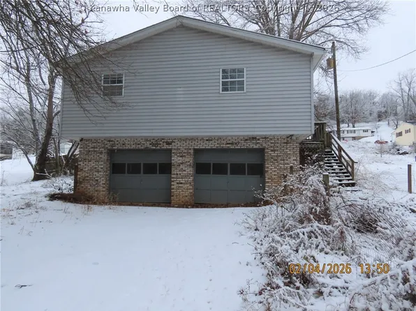 5247 Silverado Ln, Cross Lanes, WV 25313