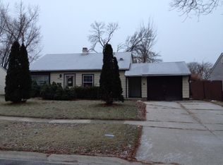 807 Dorman Dr, Streamwood, IL