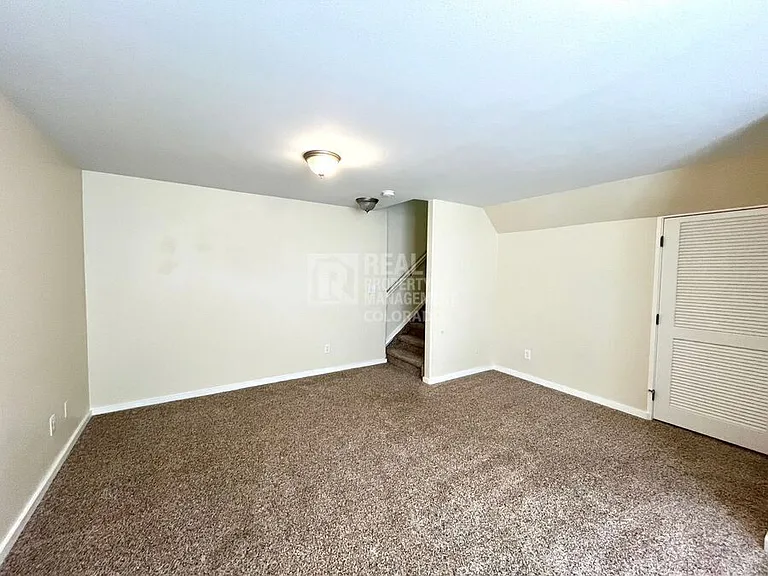 4983 Dovetail Ln — Photo 11