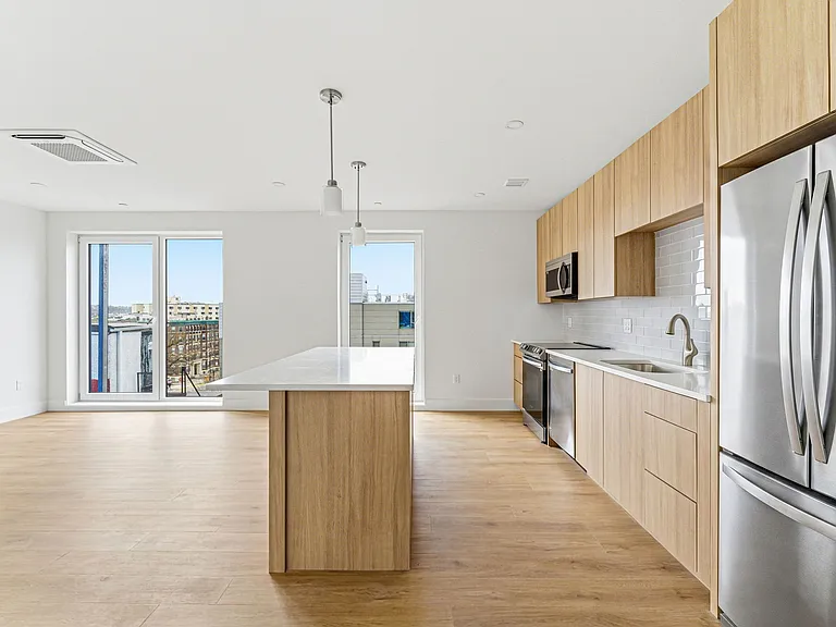 1035 Commonwealth Ave — Photo 28