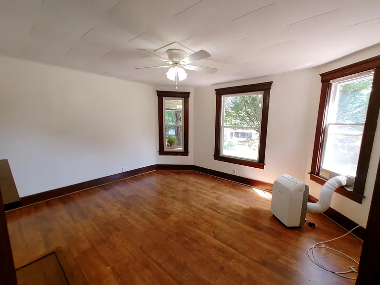 105 Oakwood Ave — Photo 27
