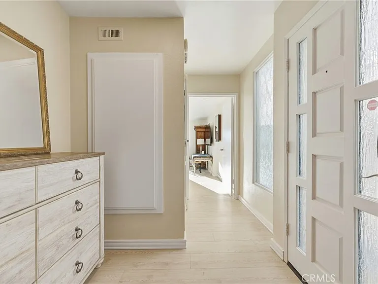 883 Katella St — Photo 40